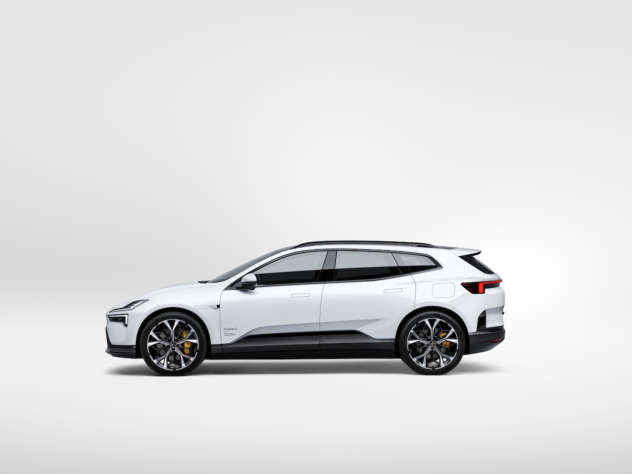 Medium-5826-14polestar-260628-2449-v004